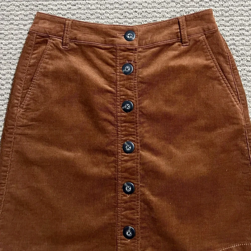 Cabi 3755 Women's Brown University Corduroy Button Front‎ A-Line Skirt Size 4